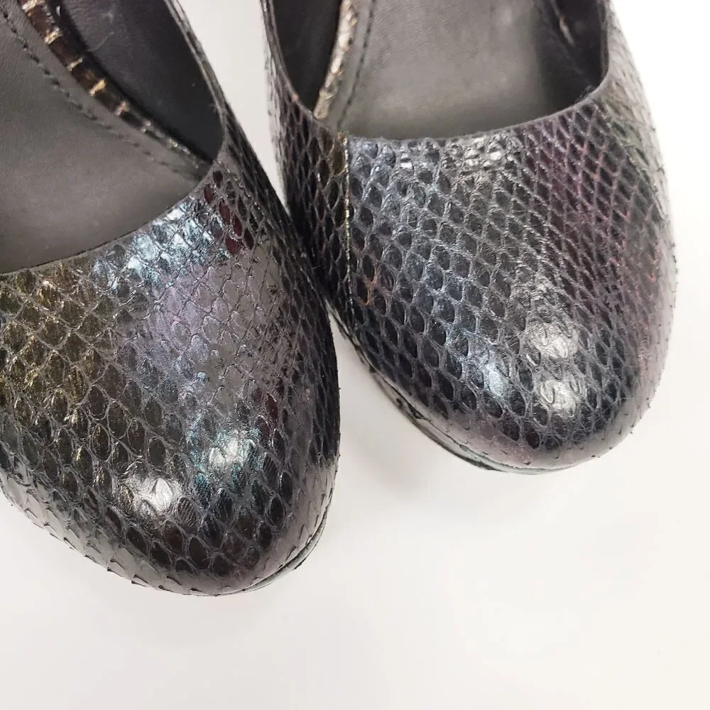 B Brian Atwood Iridescent Snakeskin Ferguson Platform Pumps Size 7.5